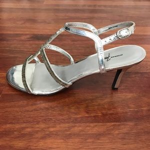 8.5M Silver Beaded Strappy Heels Vintage-style